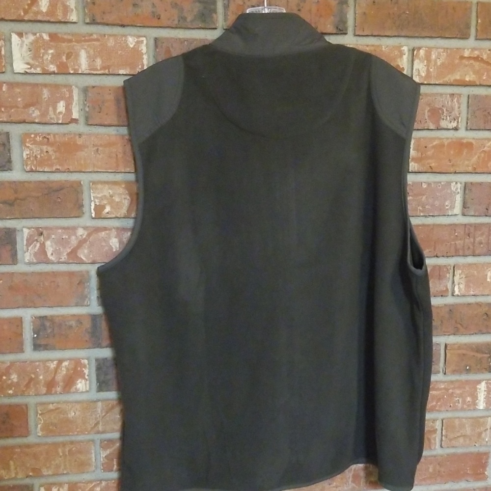 Men's Vest - Picture 3 of 5